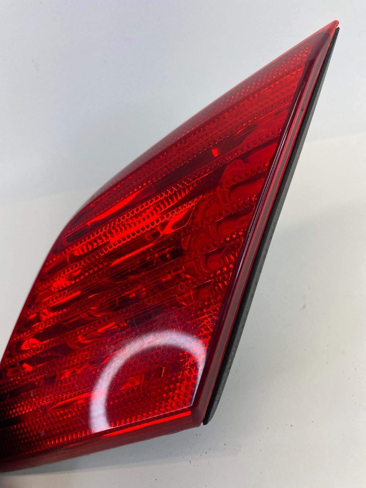 2003 2004 Toyota Avalon Right Inner Trunk Lid Tail Light Taillight OEM
