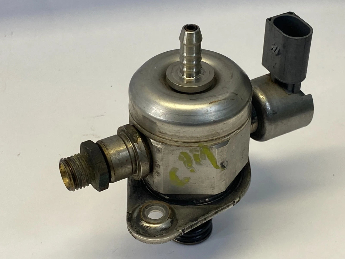 2010-2017 VOLKSWAGEN CC 2.0L L4 TURBO ENGINE HIGH PRESSURE FUEL PUMP 06H127025N