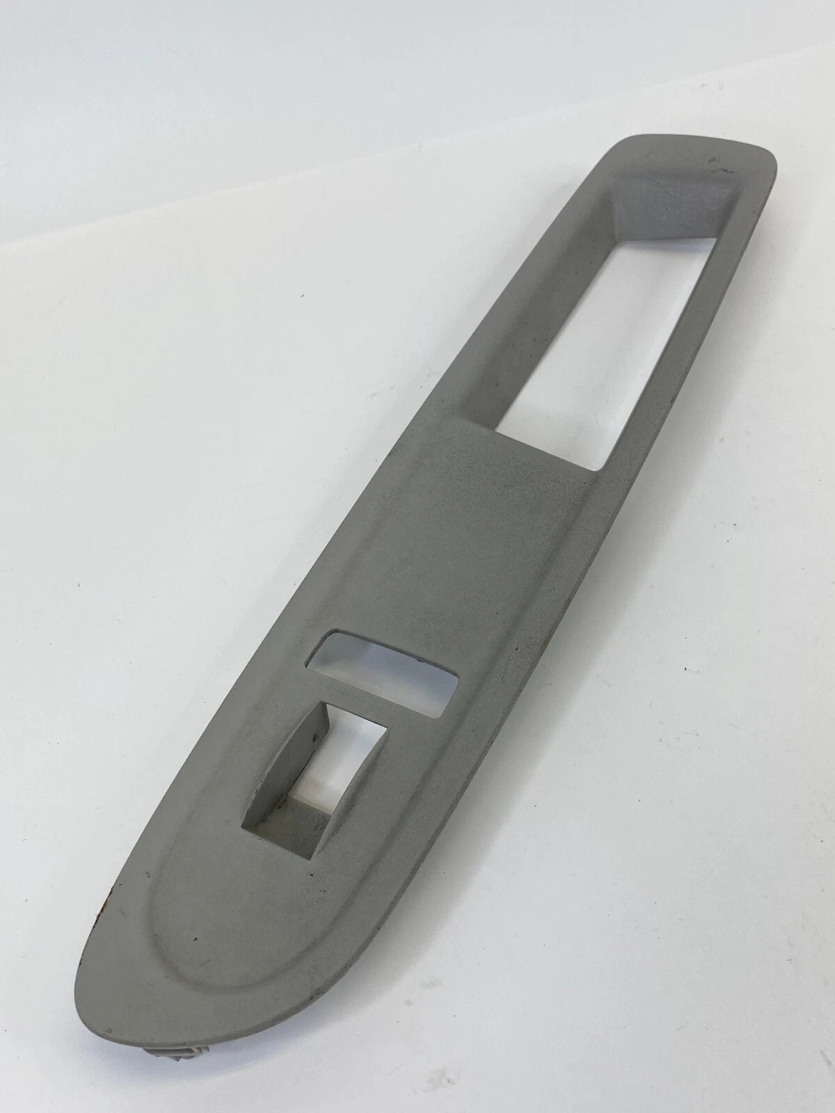 09-12 CHEVROLET TRAVERSE FRONT RIGHT DOOR WINDOW SWITCH BEZEL TRIM 25868390 OEM