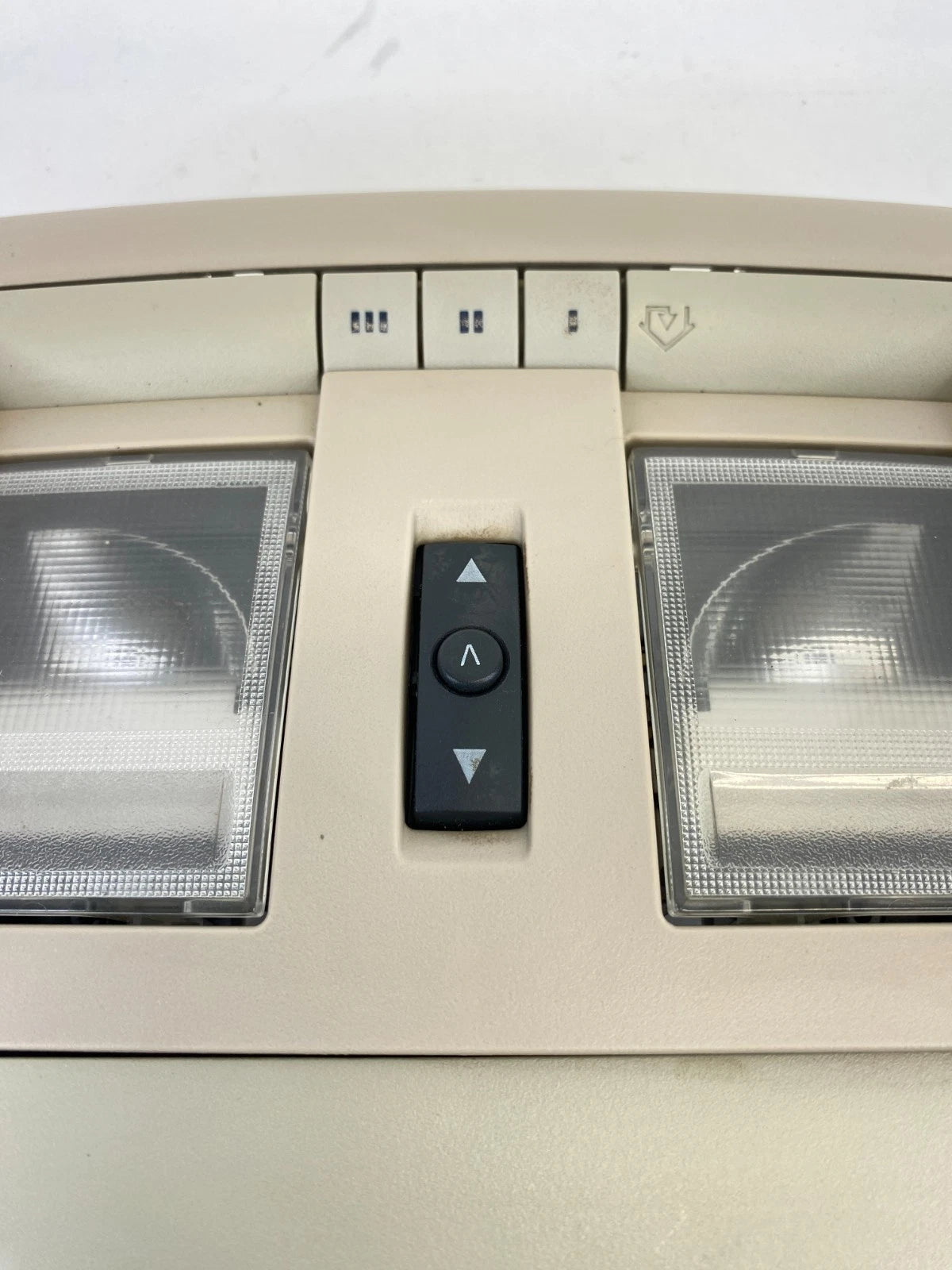 2005-2010 JEEP GRAND CHEROKEE OVERHEAD CONSOLE STORAGE DOME MAP LIGHT 56050243AF