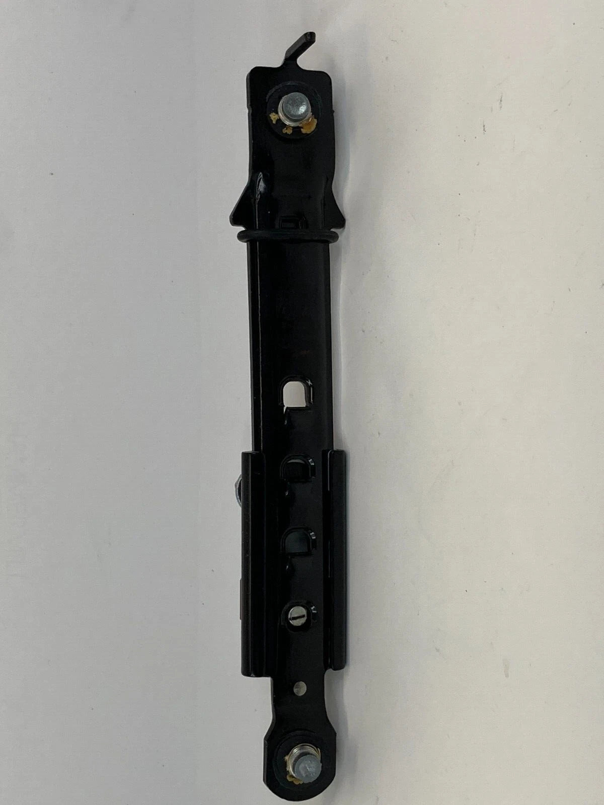 2006-2010 HYUNDAI SONATA SEDAN FRONT RIGHT SEAT BELT SEATBELT HEIGHT ADJUSTER