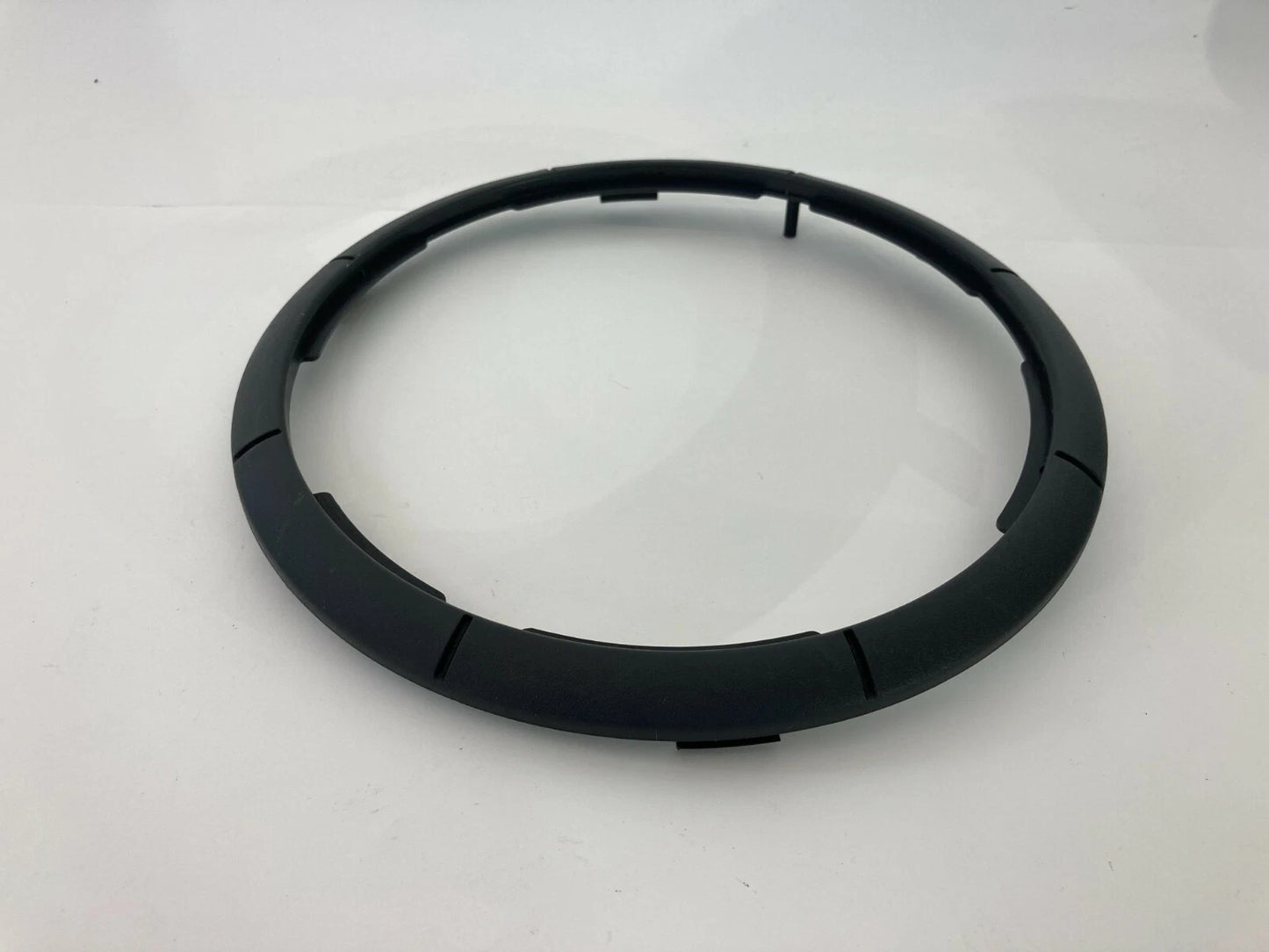 2003-2009 KIA SORENTO FRONT RH PASSENGER DOOR SPEAKER COVER TRIM OEM 823113E000