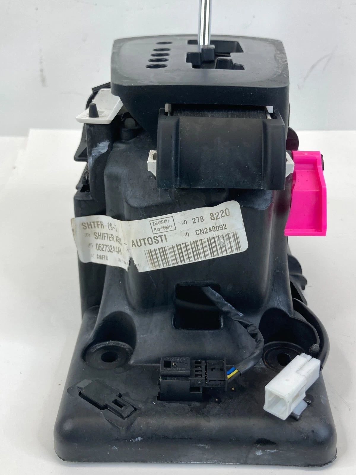 2011-2014 CHRYSLER 200 AUTOMATIC TRANSMISSION SHIFTER LEVER HANDLE ASSEMBLY