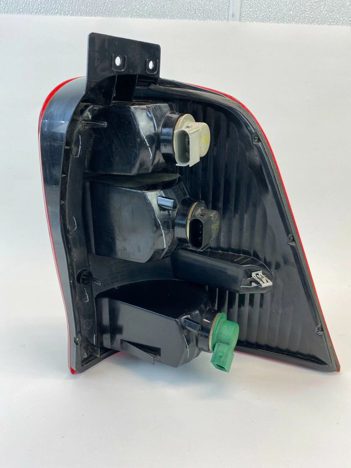 1999-2003 FORD WINDSTAR REAR LEFT TAILLIGHT TAIL LAMP ASSEMBLY YF22-13B505-B OEM