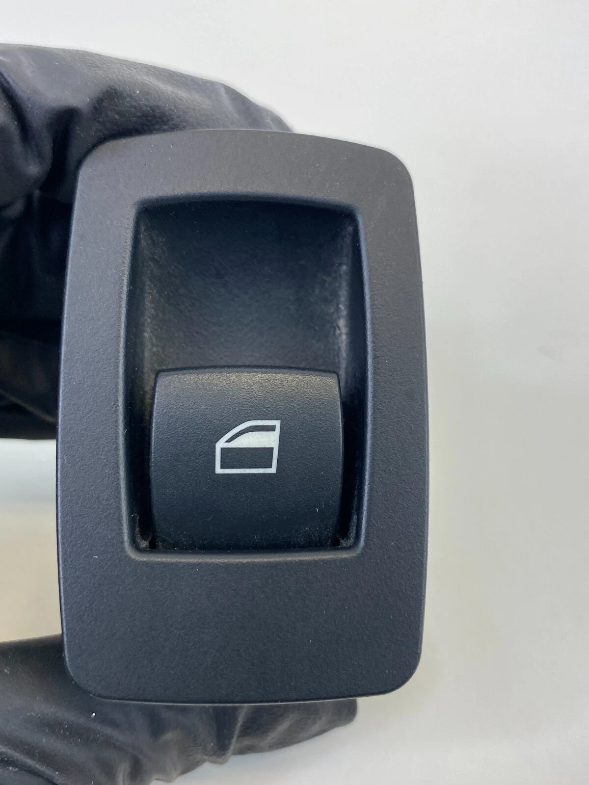 2006 BMW 330XI POWER WINDOW SWITCH CONSOLE BLOCK REAR LEFT OEM FACTORY 15939900