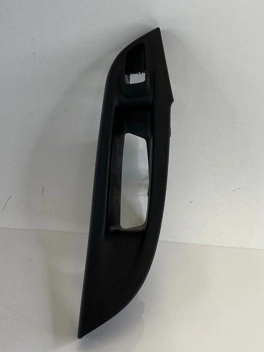 2012-2018 FORD FOCUS REAR RIGHT SIDE WINDOW SWITCH BEZEL TRIM BM51-237W20 OEM