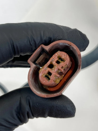 2008-2010 TOYOTA SIENNA 3.5L A/T ENGINE BAY FUSE RELAY DISTRIBUTION JUNCTION BOX