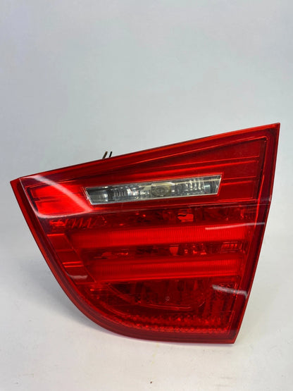 2009-2012 BMW 328I XDRIVE REAR RIGHT TRUNK LID INNER TAIL LIGHT LAMP 7289428 OEM