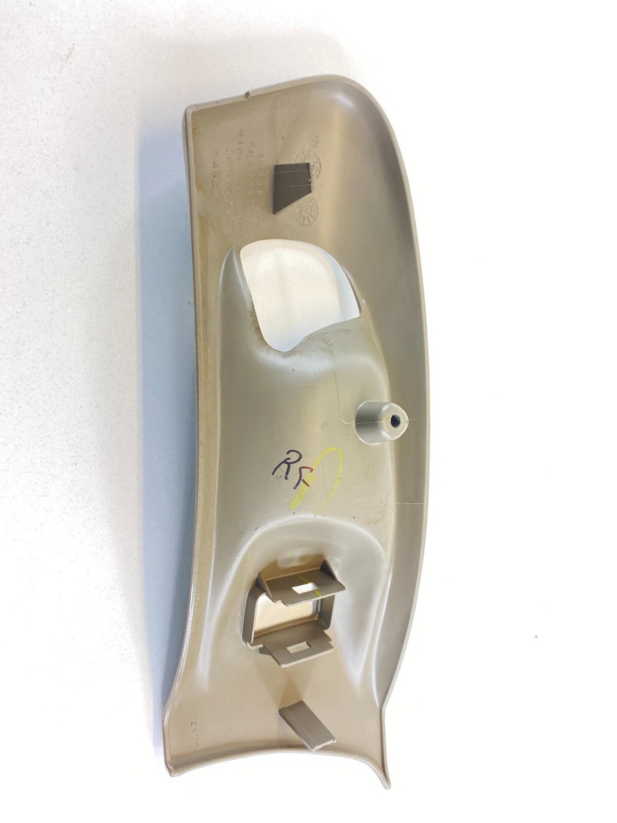 2000-2005 CHEVROLET IMPALA FRONT RIGHT INTERIOR DOOR HANDLE BEZEL 21995755 OEM