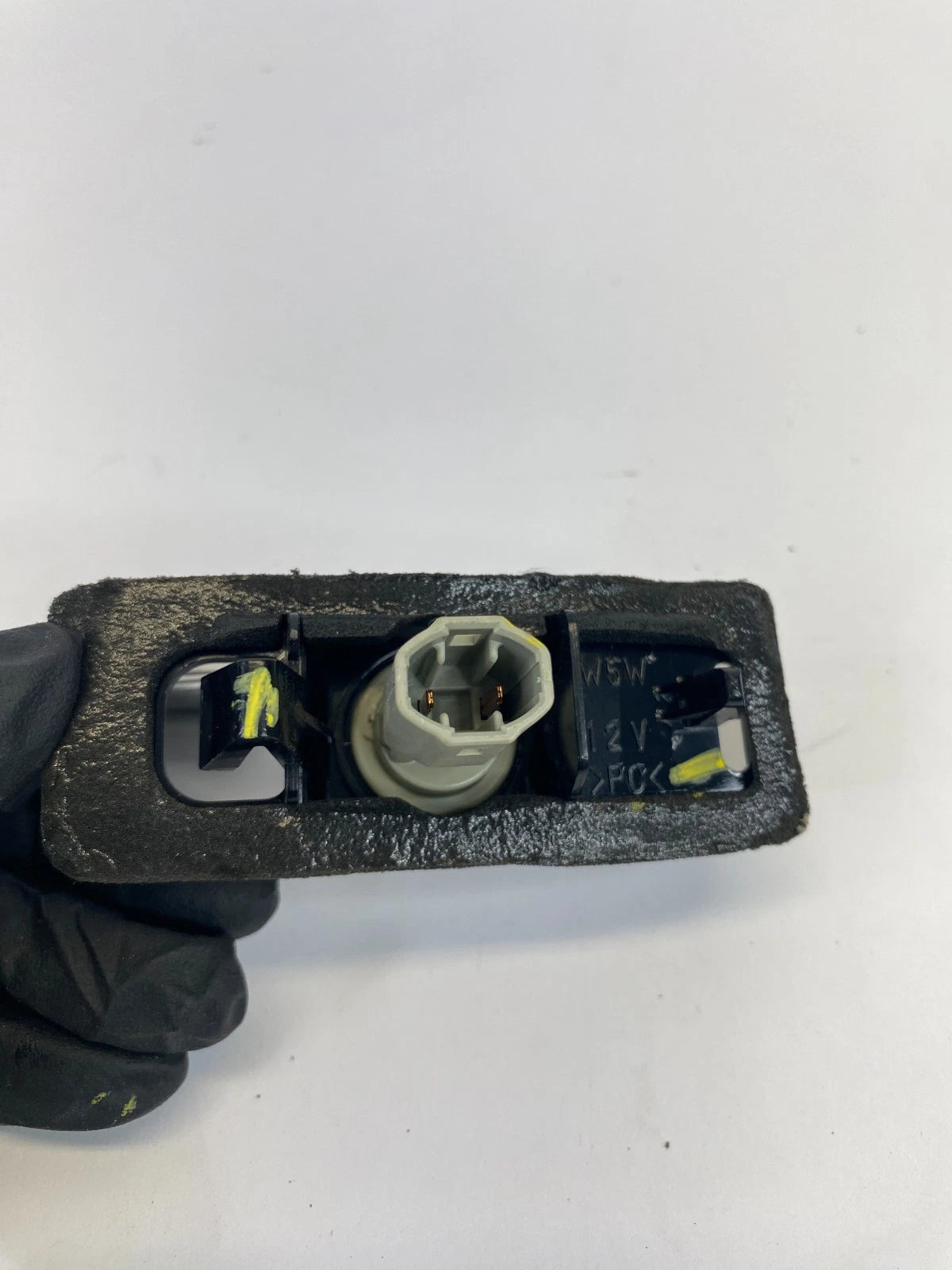 2009-2013 TOYOTA VENZA REAR LICENSE PLATE LIGHT TAG LAMP ASSEMBLY OEM