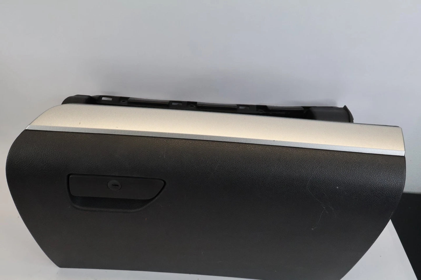 2011-2019 FORD EXPLORER GLOVE BOX DOOR COMPARTMENT LID ASSEMBLY BLACK OEM