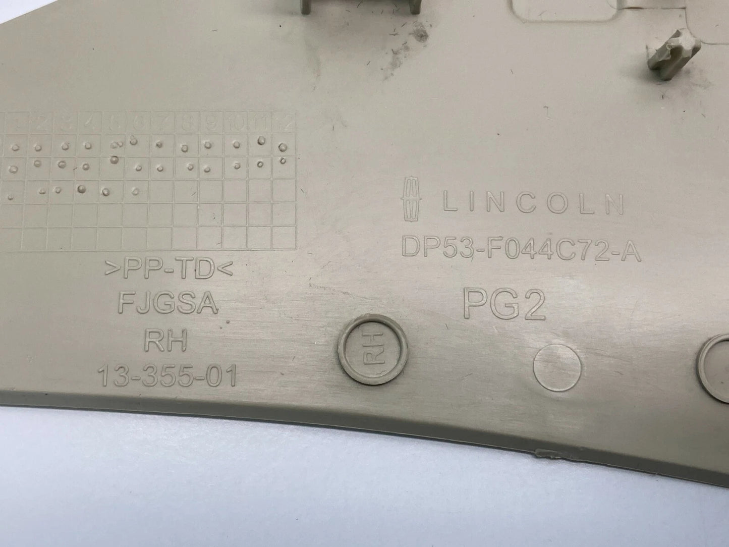 13-19 LINCOLN MKZ CENTER CONSOLE RIGHT SIDE COVER TRIM PANEL BEZEL DP53F044C73A