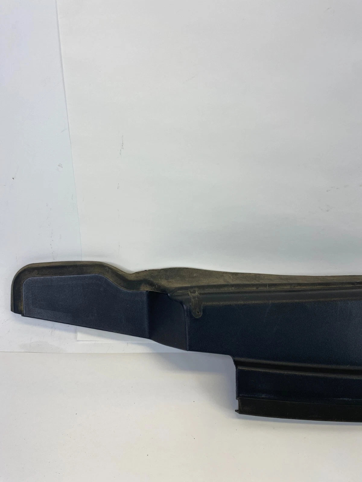 2011-2019 FORD EXPLORER FRONT DRIVER LEFT FENDER UPPER LEDGE TRIM COVER BRACKET