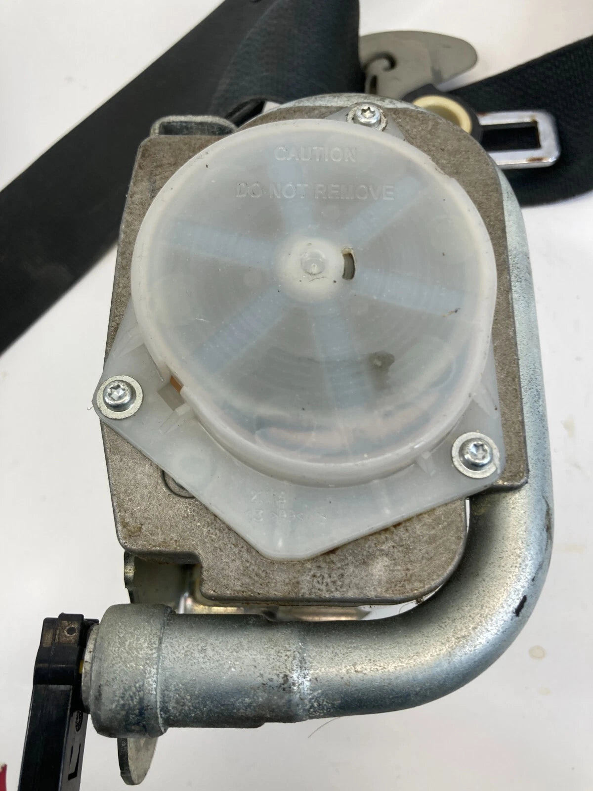 07-12 MITSUBISHI GALANT FRONT LEFT DRIVER SIDE SEAT BELT RETRACTOR 2020616 OEM