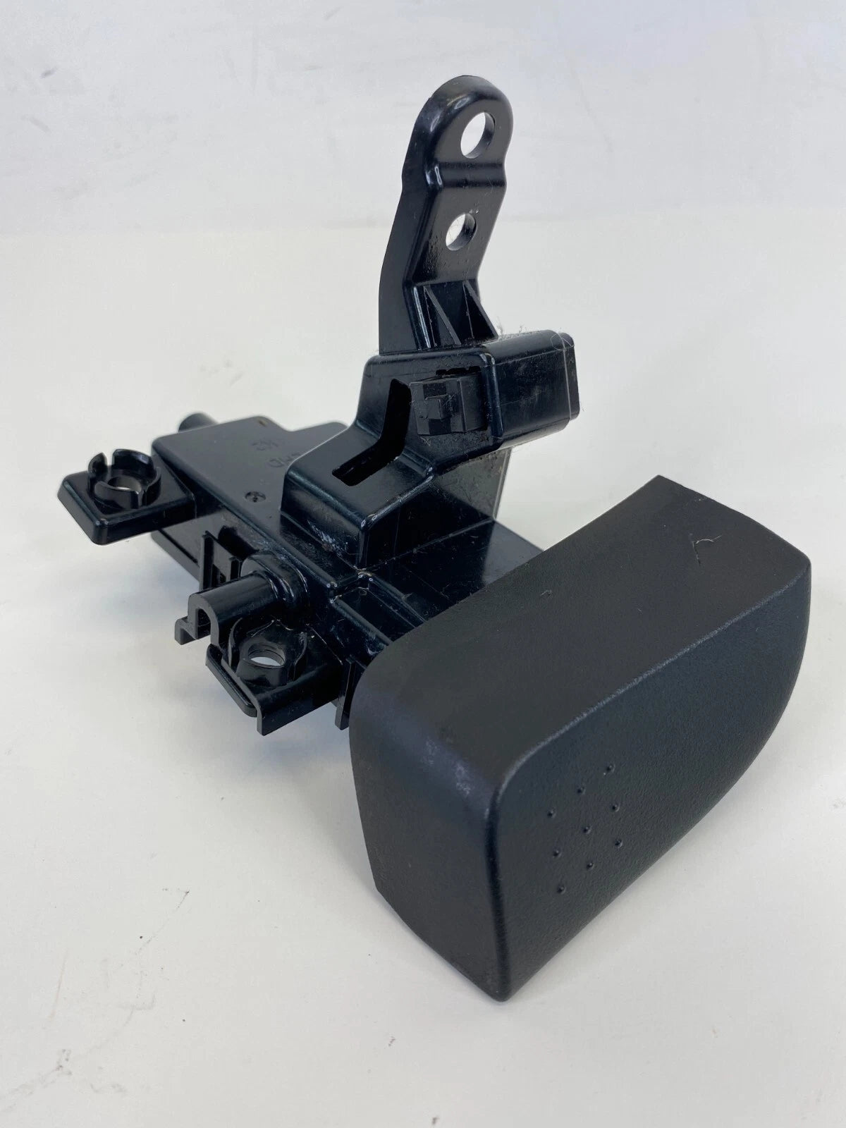 2014 2015 2016 KIA SOUL WAGON GLOVE BOX RELEASE BUTTON SWITCH OEM