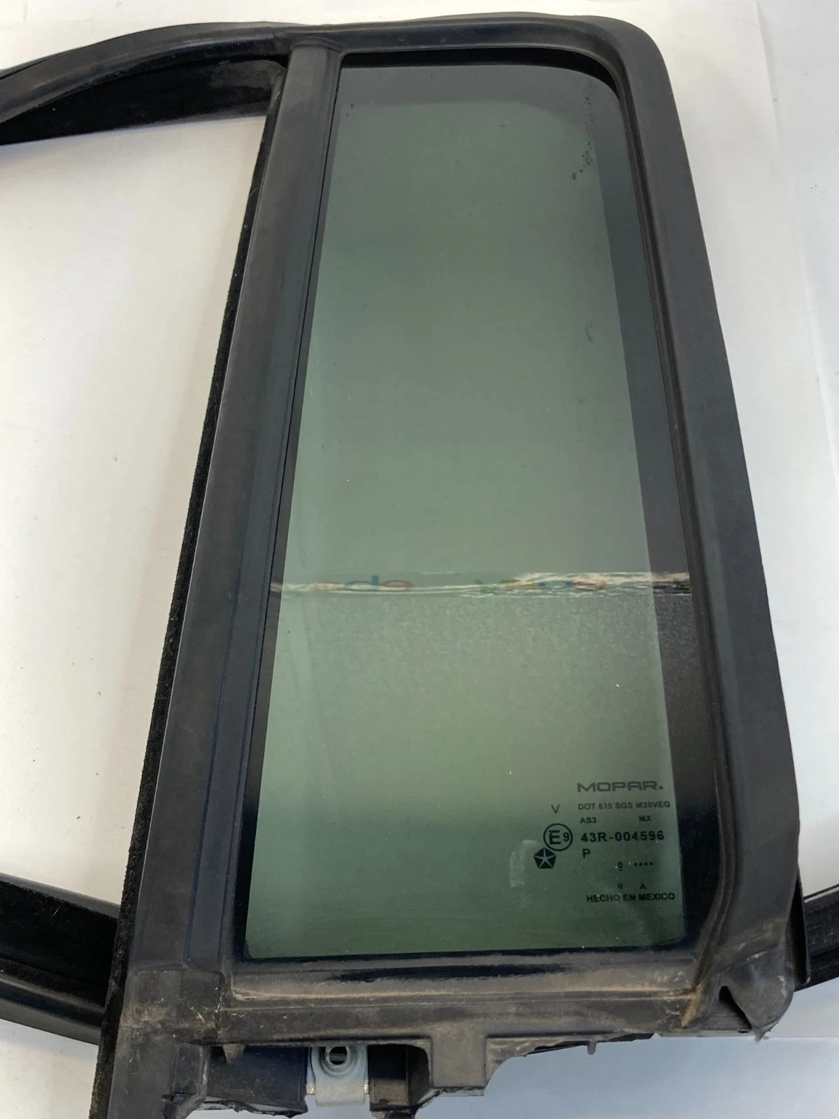 2008-2012 JEEP LIBERTY REAR RIGHT WINDOW VENT QUARTER GLASS OEM