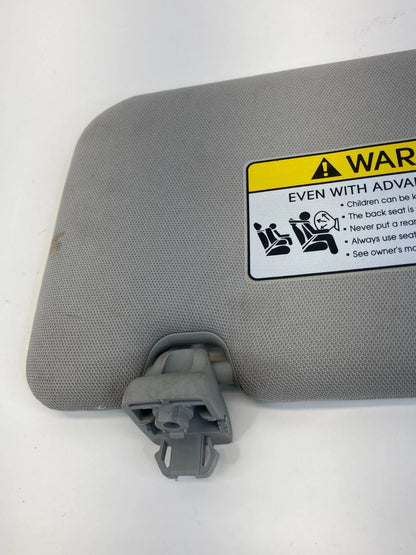 2016-2020 KIA SORENTO RIGHT PASSENGER SIDE SUN VISOR GRAY SUNVISOR W/ MIRROR OEM