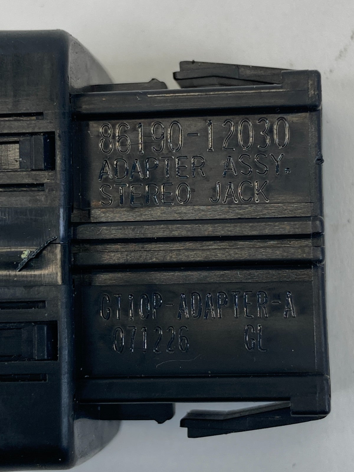 2007-2010 Scion tC Center Console Ipod AUX Jack Inpunt Assembly 86190-12030