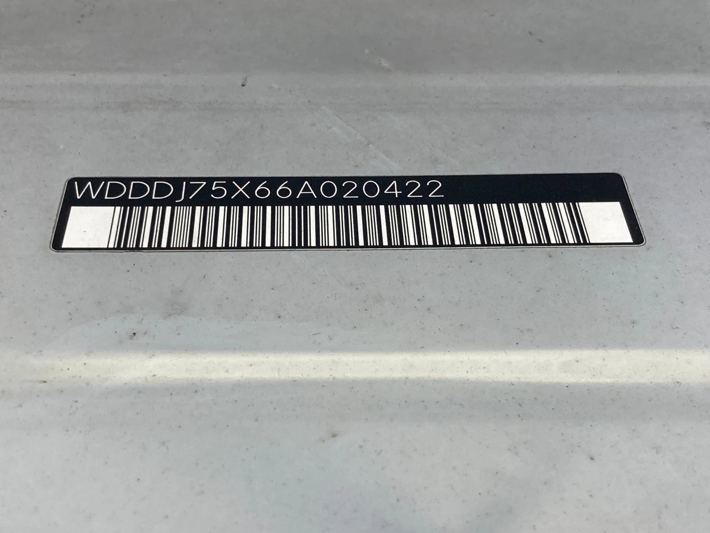 2006 MERCEDES-BENZ CLS500 TRUNK TAILGATE LICENSE PLATE BRACKET HOLDER OEM