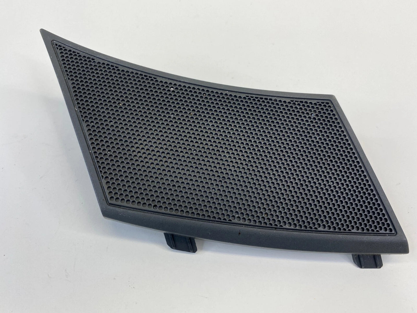 2008-2013 NISSAN ROGUE DASH PASSENGER SIDE SPEAKER COVER GRILLE 28176-JM00A OEM