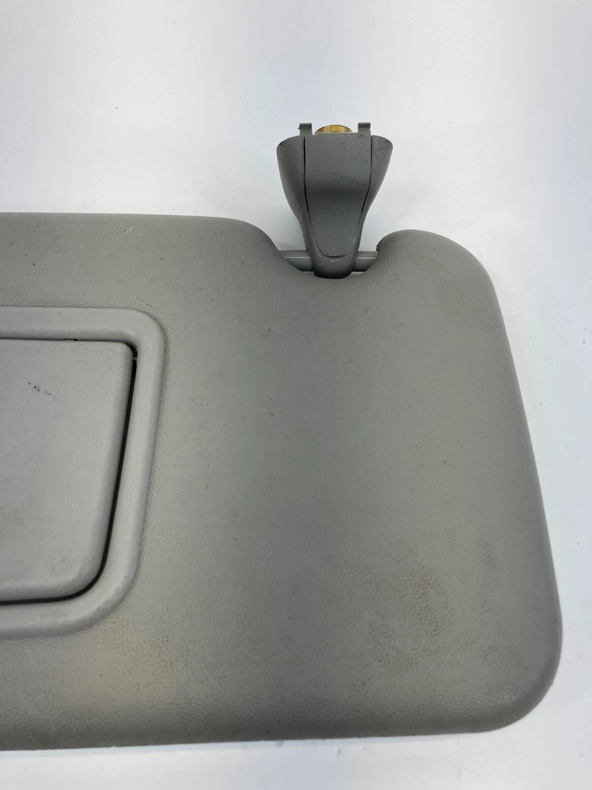 2003-2007 CADILLAC CTS LEFT DRIVER SIDE SUNVISOR SUN VISOR SHADE W ILLUMINATION