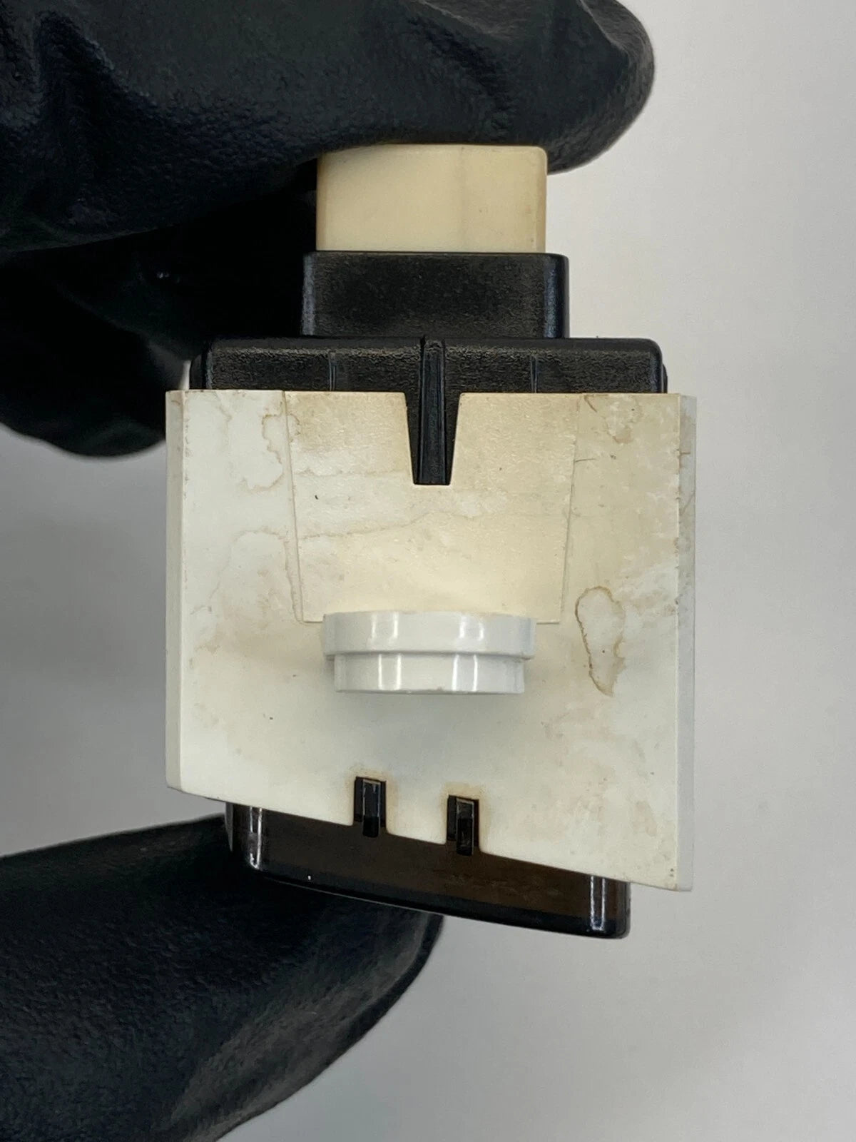 06-11 HYUNDAI SONATA PASSENGER SEAT BELT INDICATOR REMINDER LIGHT SWITCH OEM