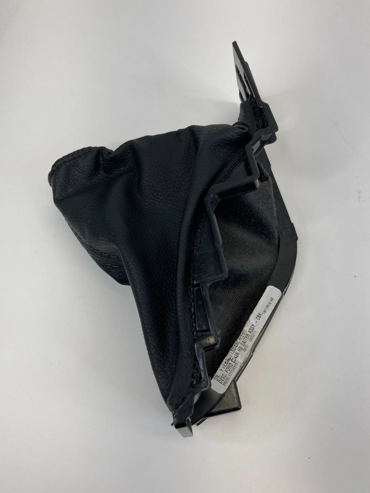 2016-2018 FORD FOCUS CENTER PARKING BRAKE HANDLE BOOT COVER F1EB-A061B84-A OEM