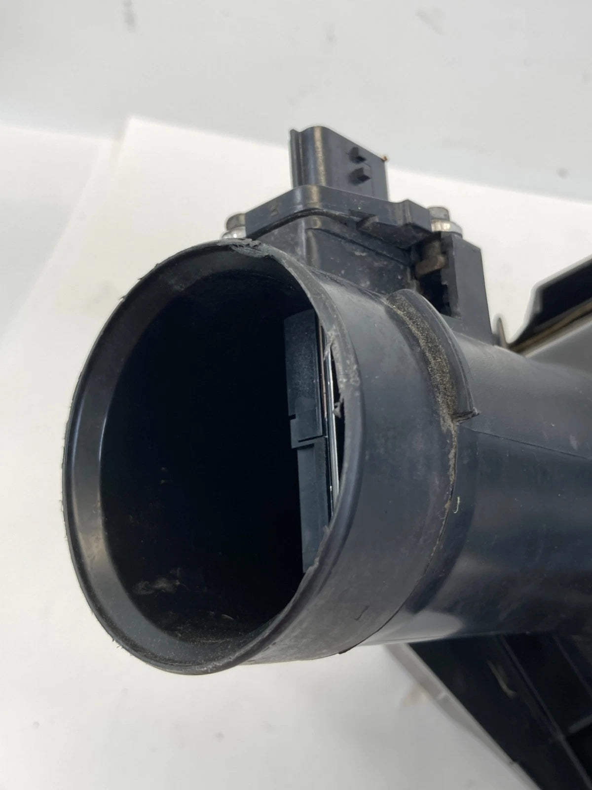 2008-10 Infiniti G37 EX35 Front RH Air Intake Cleaner Box Filter Assy w/ Sensor