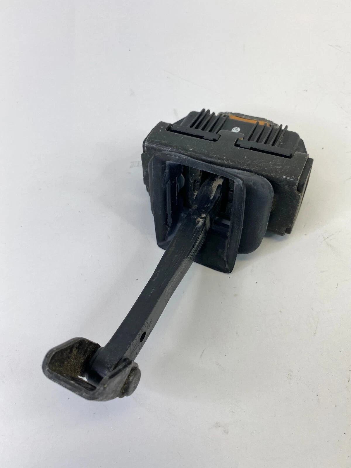 2004-2007 BMW 530I FRONT LEFT SIDE DOOR CHECK STOP STOPPER DETENT 7033609 OEM