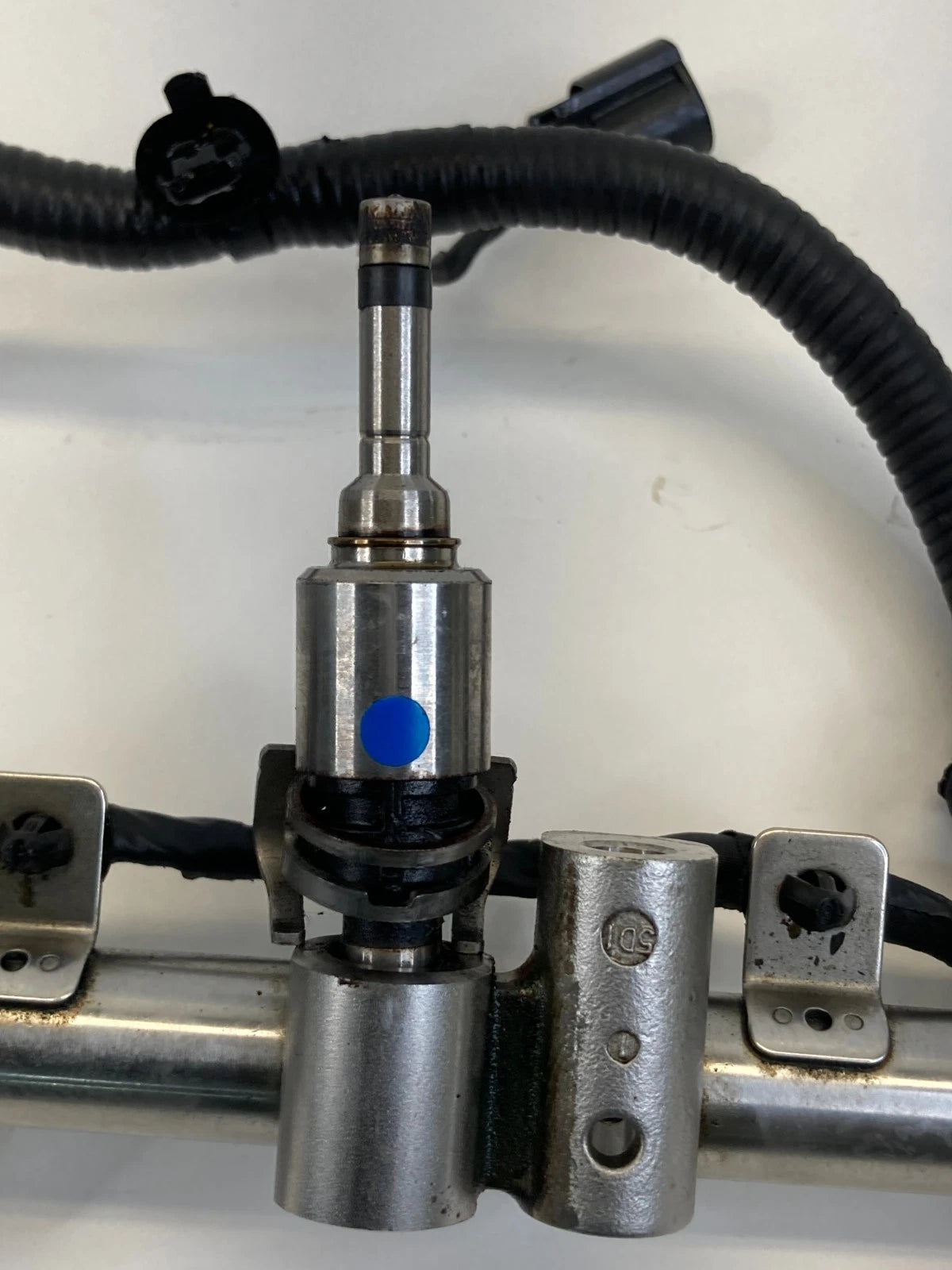 2016-2020 KIA SORENTO 2.4L L4ENGINE FUEL RAIL INJECTION W/ INJECTORS 35340-2GGA1