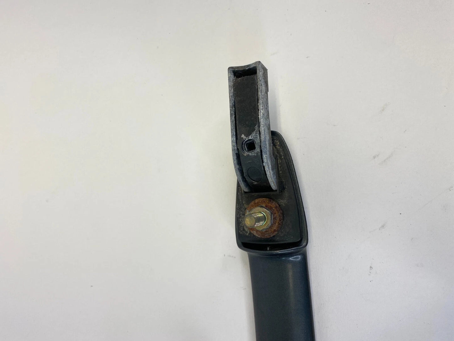 2003-2005 MAZDA6 MAZDA 6 REAR LEFT DRIVER EXTERIOR DOOR HANDLE ASSEMBLY OEM