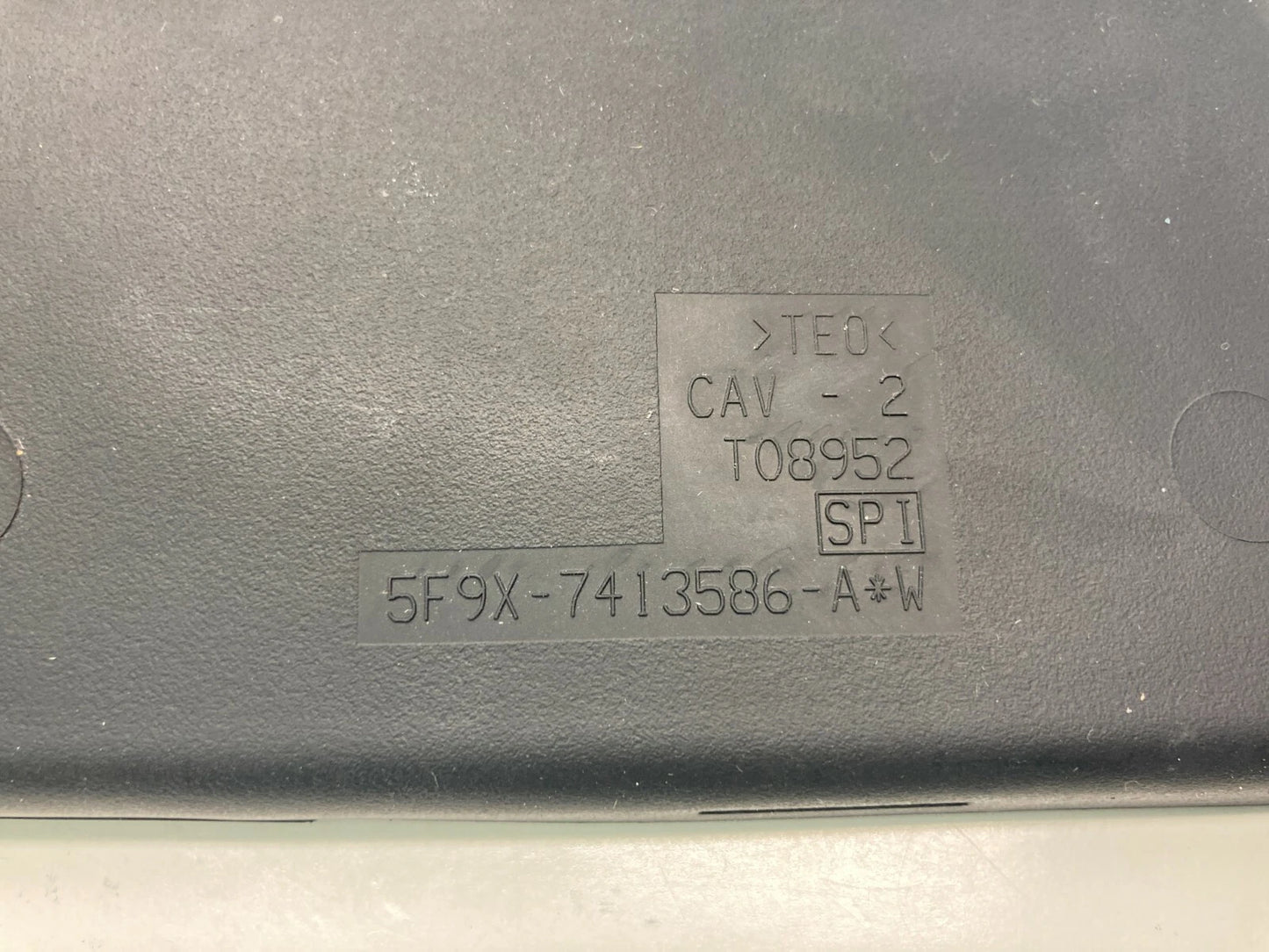 2005 2006 2007 FORD FREESTYLE INSERT FRONT CONSOLE RUBBER MAT 5F9X7413586 OEM