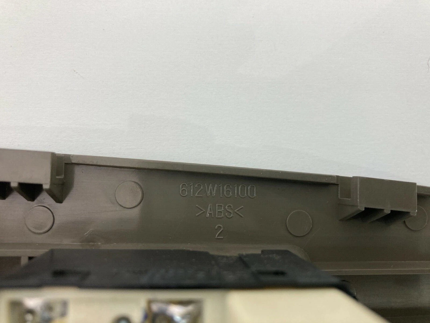 2002-2005 HYUNDAI SONATA REAR LEFT SIDE DOOR POWER WINDOW SWITCH 93580-3D110 OEM