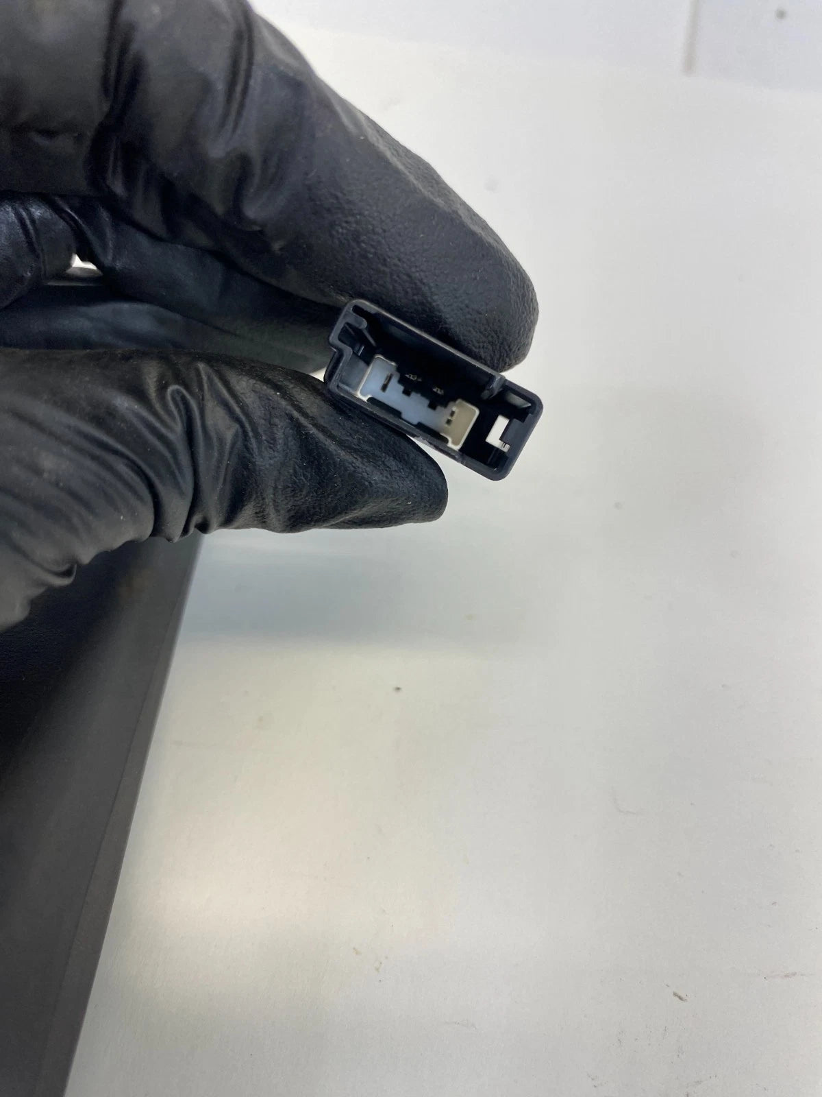 2011-2016 CHEVROLET CRUZE FRONT RIGHT SIDE SEAT BELT BUCKLE 618680800 OEM