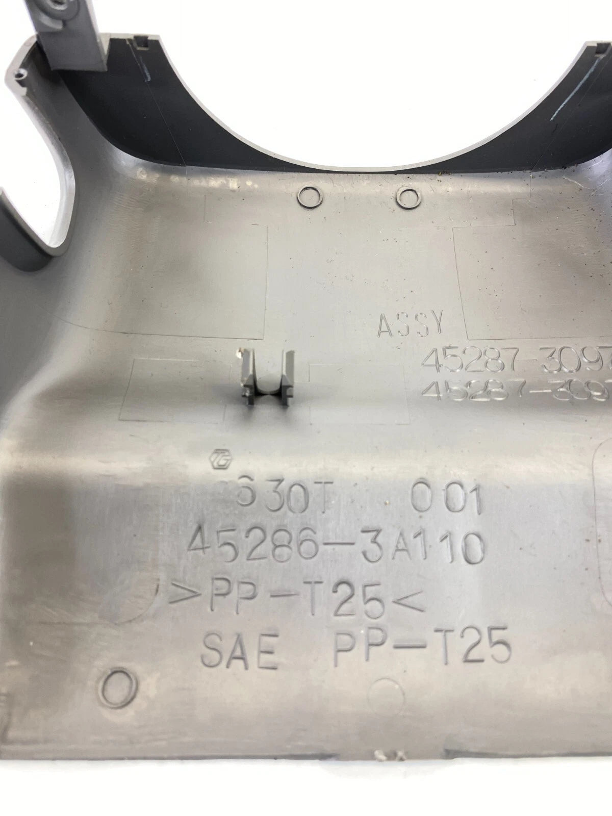 1998-2005 LEXUS GS300 UPPER STEERING COLUMN LOWER COVER BEZEL TRIM 45286-3A110