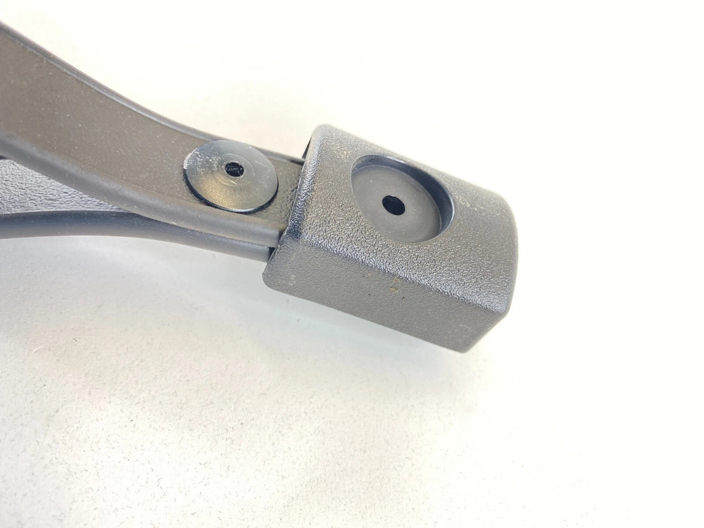 2000-2005 CHEVROLET CHEVY IMPALA REAR TRUNK TAILGATE INTERIOR PULL STRAP HANDLE