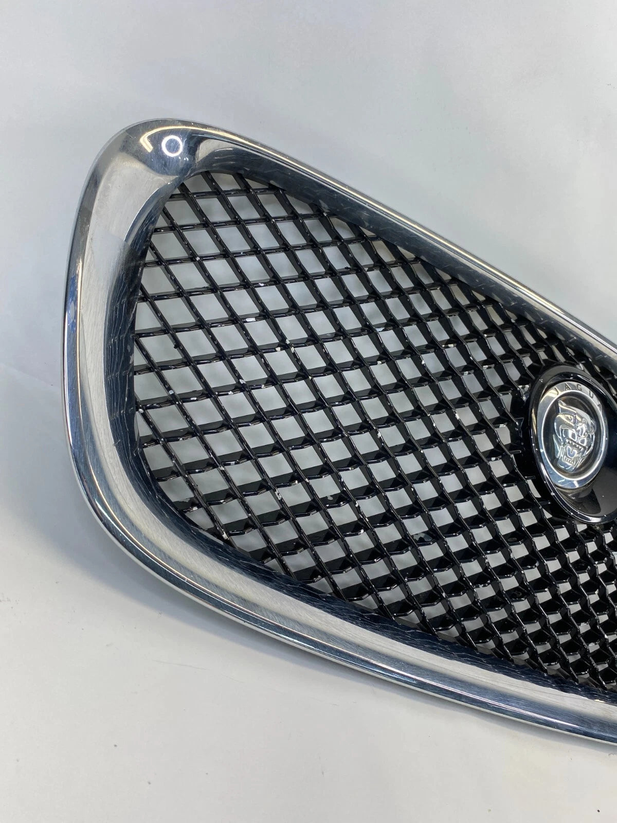 2009-2011 JAGUAR XF SEDAN FRONT BUMPER UPPER GRILL GRILLE CHROME 8X23-018K28-AA