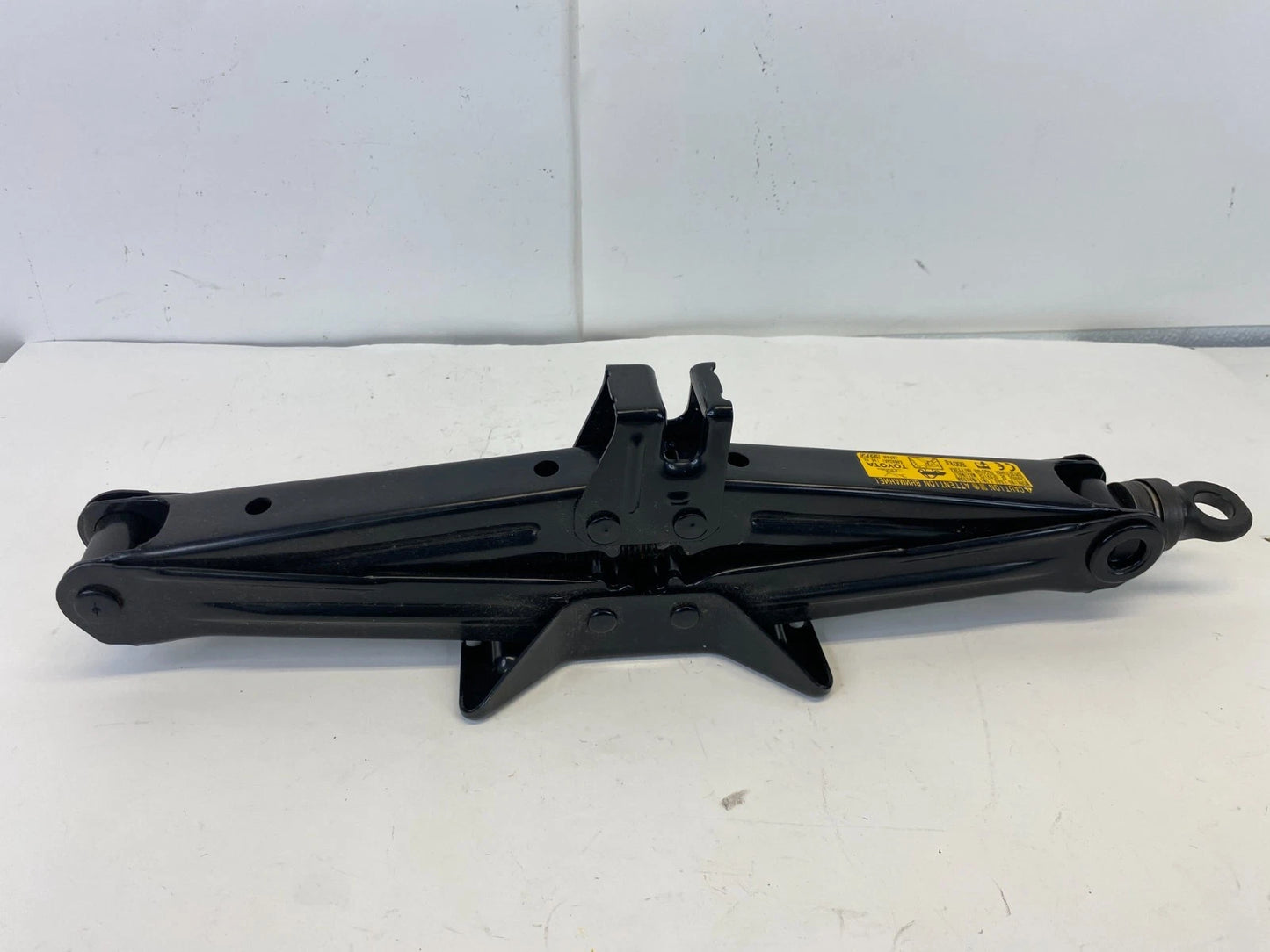 2007-2011 TOYOTA YARIS HATCHBACK EMERGENCY SPARE TIRE JACK & TOOL KIT ASSY OEM