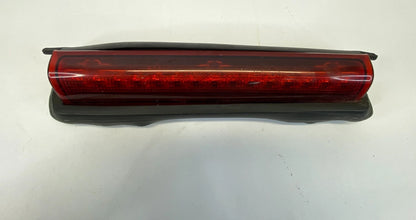 2000-2006 CHEVROLET TAHOE REAR 3RD THIRD BRAKE LIGHT STOP LAMP ASSY 15170955 OEM