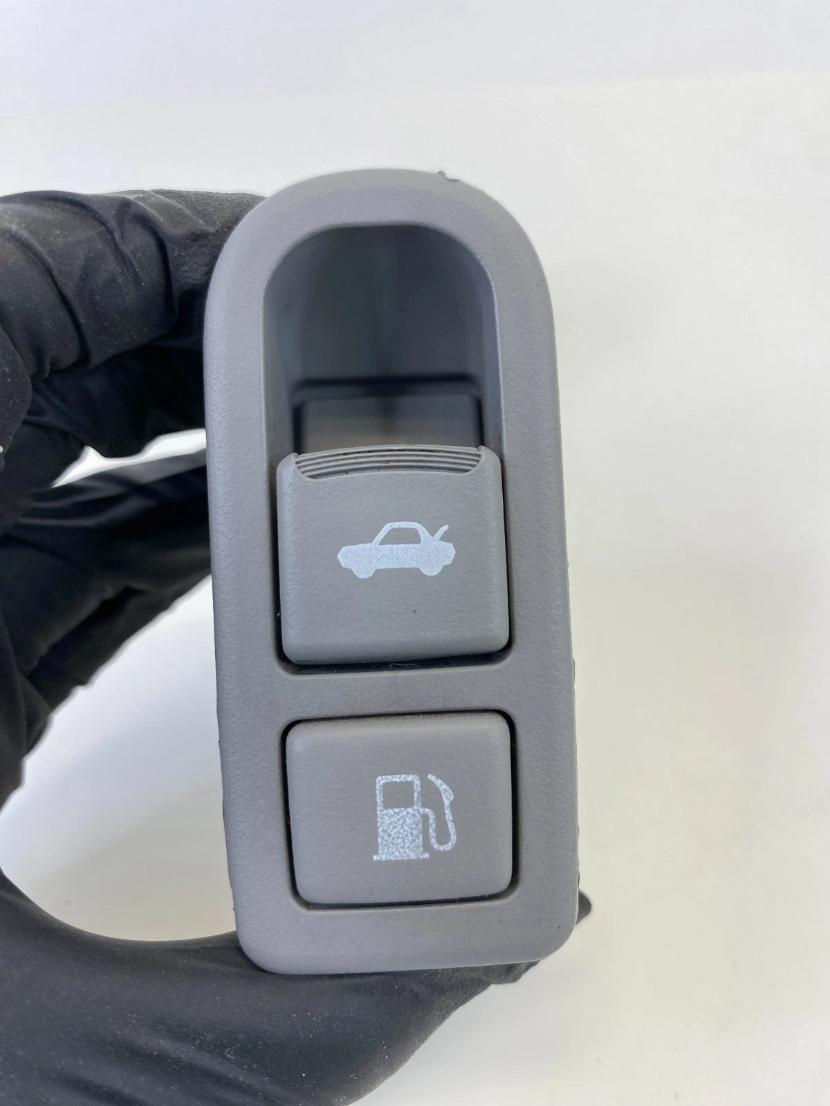 2003-2006 KIA OPTIMA FUEL DOOR TRUNK RELEASE SWITCH W/ BEZEL 93555-3K000 OEM