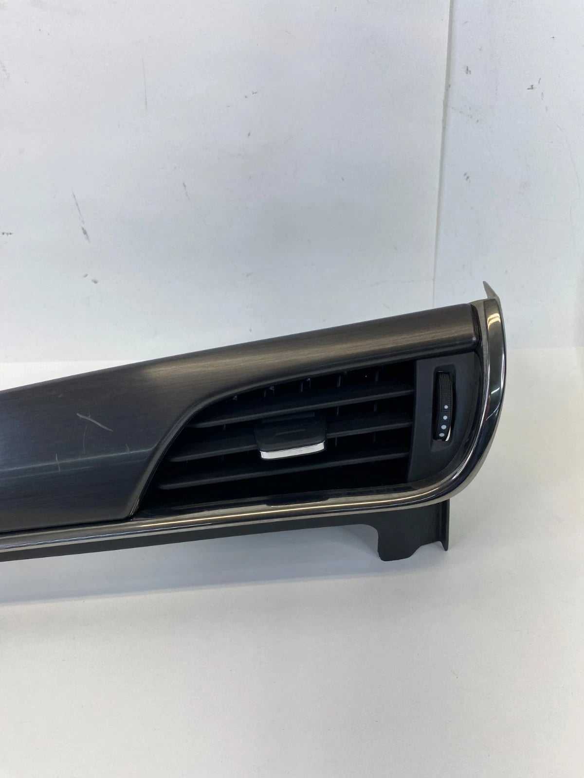 13-19 CADILLAC ATS FRONT RIGHT PASSENGER SIDE DASH AC AIR VENT TRIM 20886792 OEM