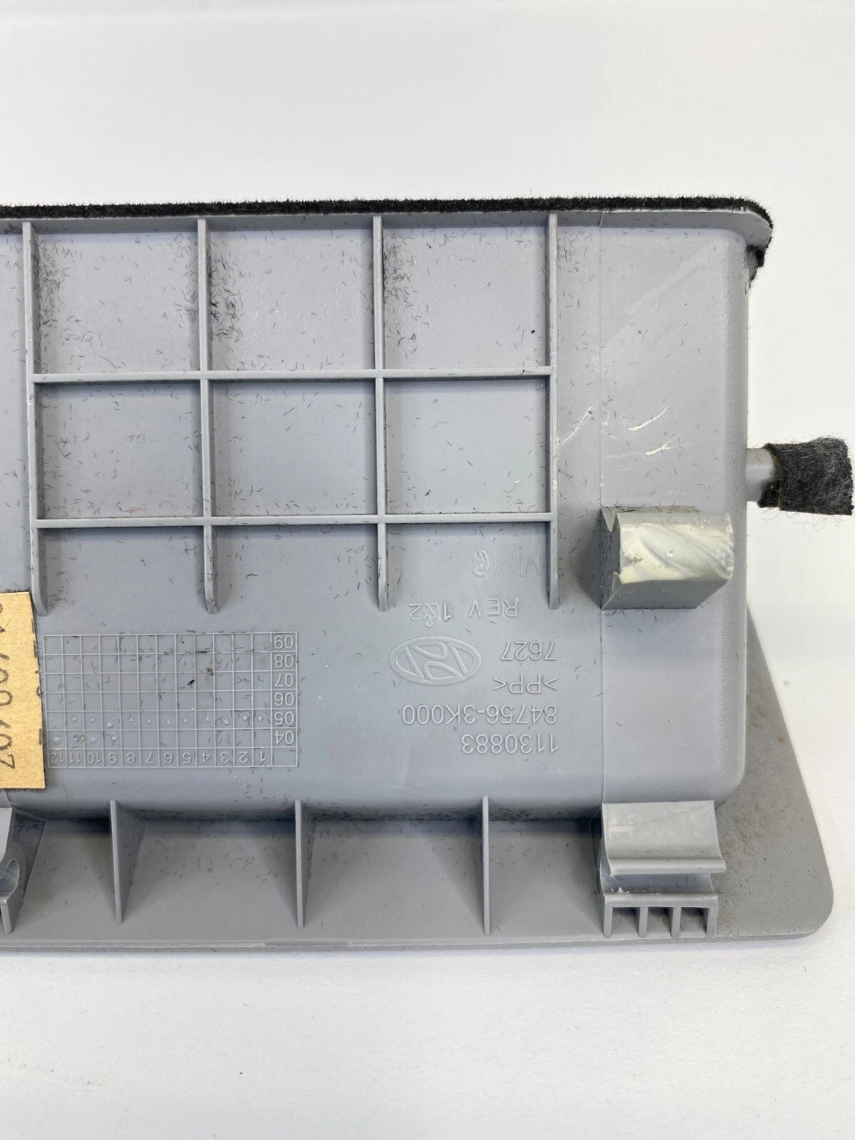2006-2008 HYUNDAI SONATA CENTER DASH LOWER TRIM PANEL TRAY ASSEMBLY 84756-3K000