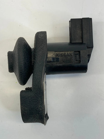 07-12 VERSA 08-11 NISSAN ROGUE REAR RIGHT DOOR COURTESY LIGHT AJAR JAMB SWITCH