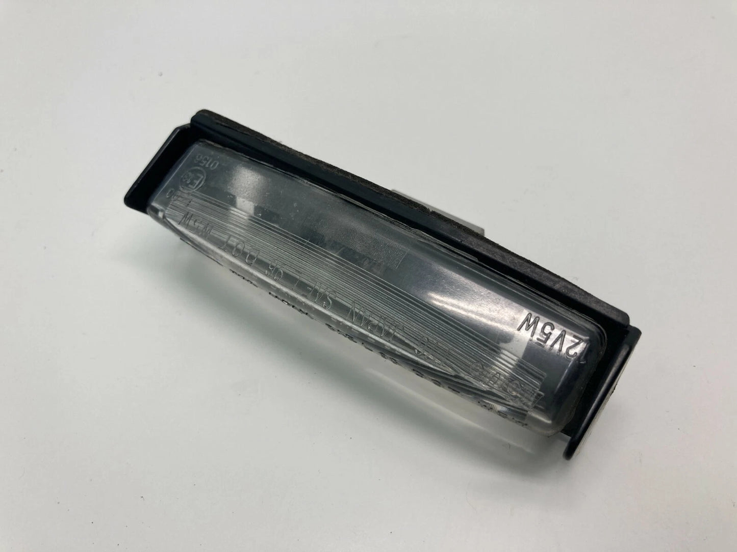 02 03 LEXUS ES300 ES330 04-06 REAR TRUNK LICENSE PLATE LIGHT LAMP TRIM PANEL OEM