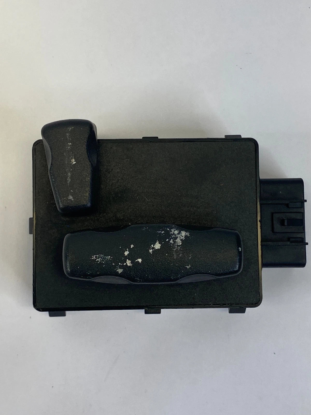 2002-2009 GMC ENVOY CHEVY TRAILBLAZER FRONT RIGHT PASSENGER SEAT POWER SWITCH