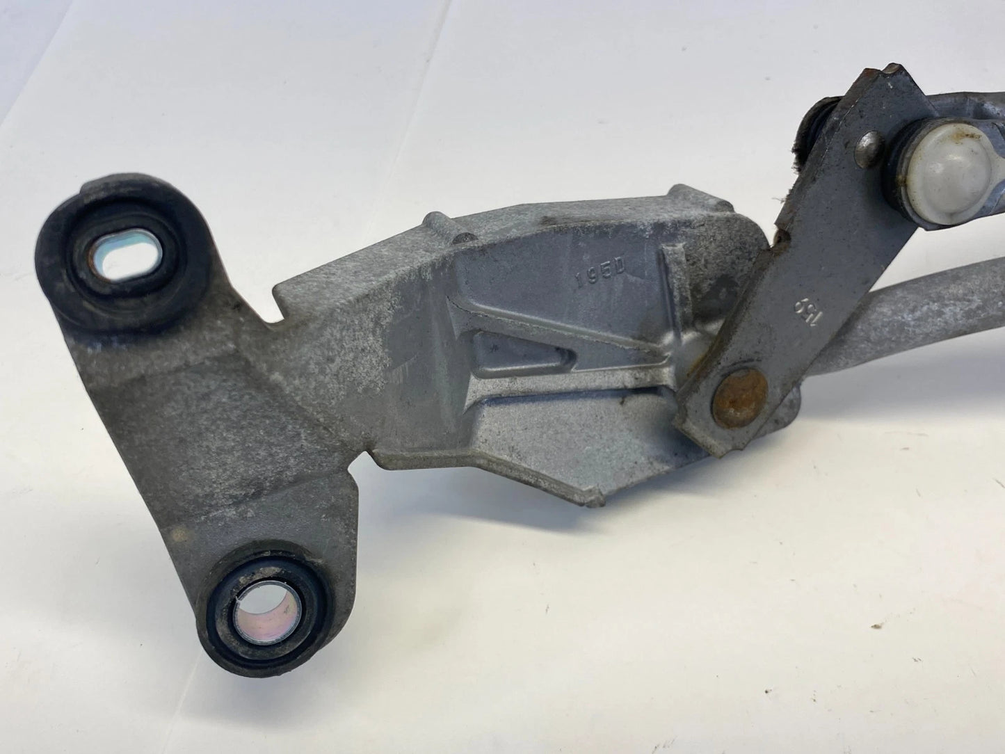 2011-2024 MITSUBISHI OUTLANDER SPORT FRONT WIPER MOTOR LINKAGE OEM 159300-1052