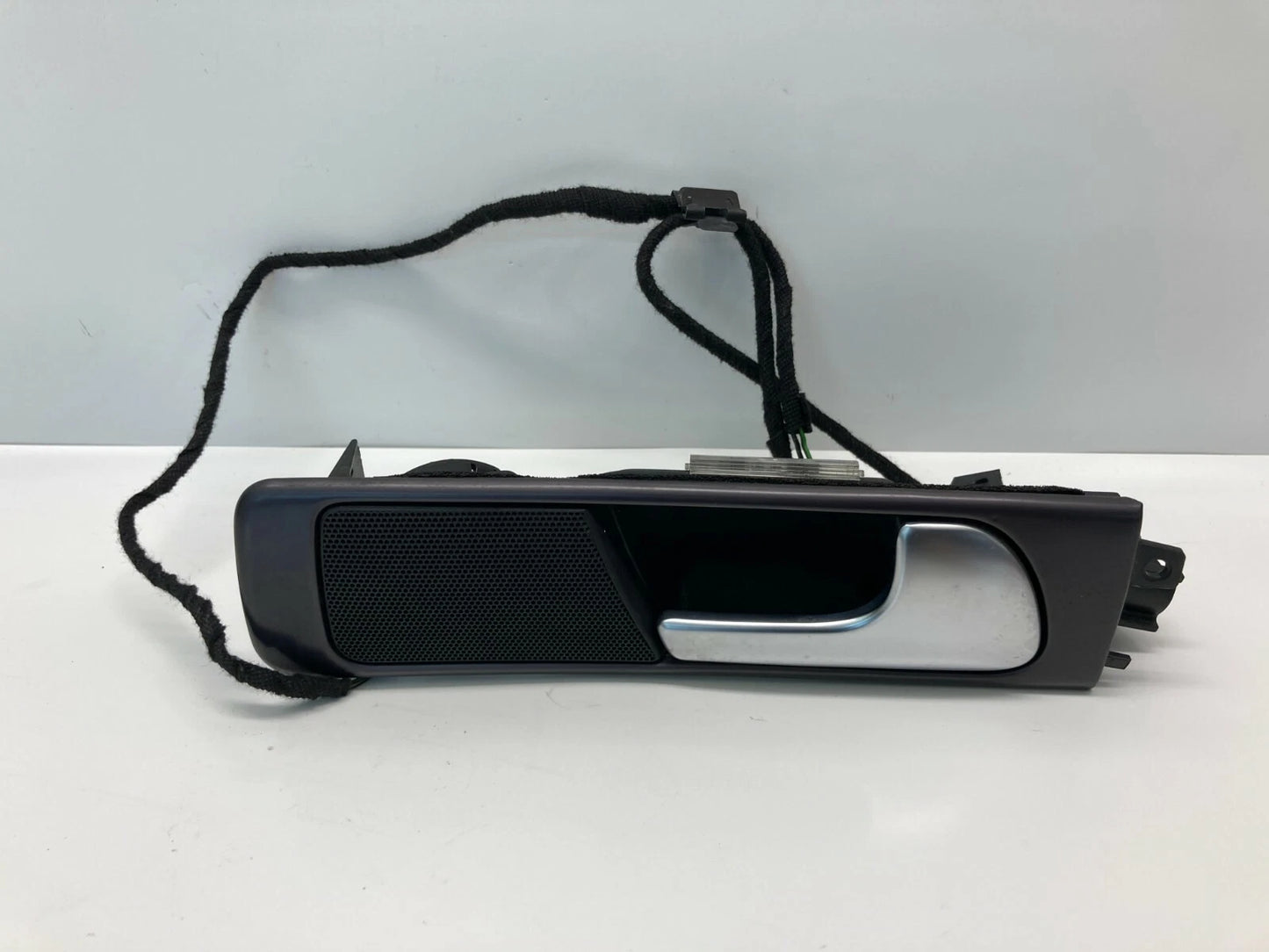 2002 2003 2004 AUDI A6 REAR RIGHT SIDE INSIDE INNER DOOR HANDLE W SPEAKER
