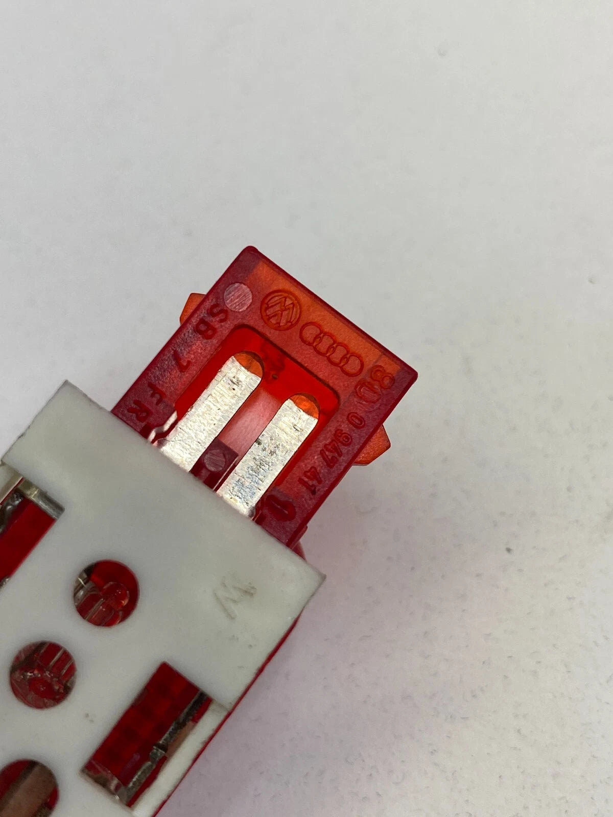 2005-2011 AUDI A6 REAR LEFT DRIVER SIDE INTERIOR DOOR SAFETY WARNING LIGHT RED