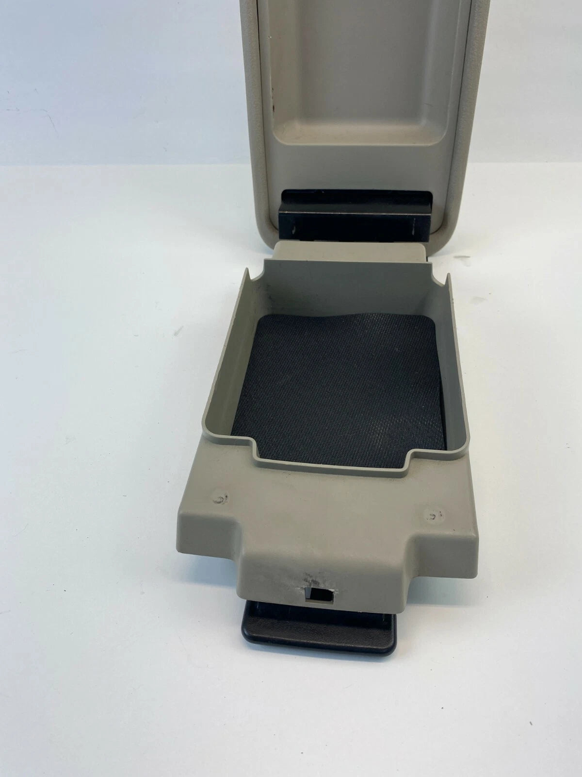 06-09 FORD FUSION SEDAN CENTER CONSOLE LID ARMREST ARM REST TOP COVER W/ STORAGE