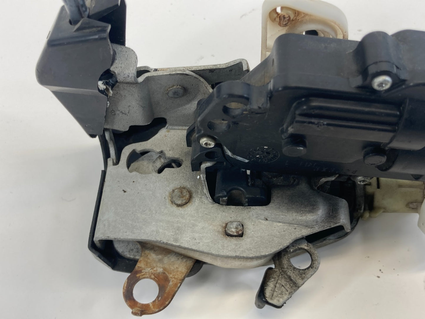 03-06 Lincoln Navigator Front Right Passenger Side Door Lock Latch Actuator OEM